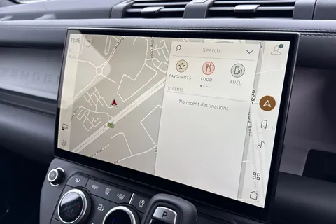 DV26XNL Land Rover Defender 110 3.0 D250 MHEV X-Dynamic HSE Hard Top SUV 5dr Diesel Auto 4WD MWB Euro 6 (s/s) (249 ps) Thumbnail #12