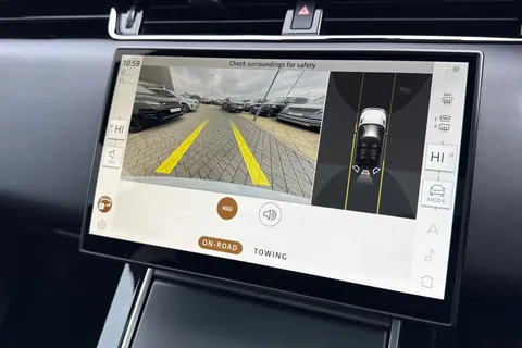 13 of 51 for Land Rover Range Rover Evoque 1.5 P300e Dynamic HSE 5dr