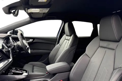 Audi Q4 e-tron 45 Black Edition Auto 5dr 82kWh Thumbnail #16