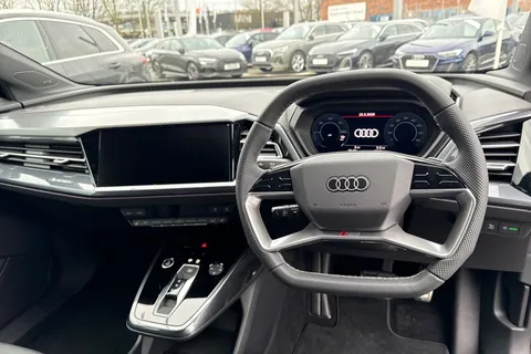 Audi Q4 e-tron 45 Black Edition Auto 5dr 82kWh Thumbnail #18
