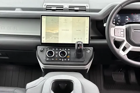 DV26XNL Land Rover Defender 110 3.0 D250 MHEV X-Dynamic HSE Hard Top SUV 5dr Diesel Auto 4WD MWB Euro 6 (s/s) (249 ps) Thumbnail #15