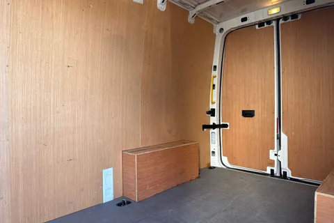 MF74OEV Volkswagen Crafter CR35 Panel van Commerce Plus MWB 140 PS 2.0 TDI 6sp Manual FWD Thumbnail #15