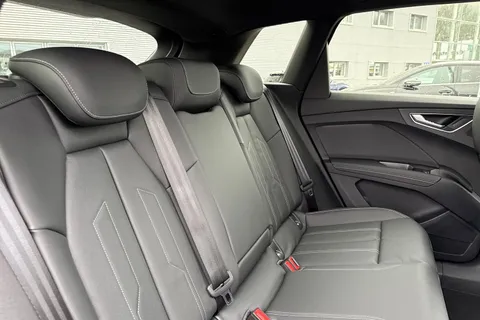 Audi Q4 e-tron 45 Black Edition Auto 5dr 82kWh Thumbnail #19