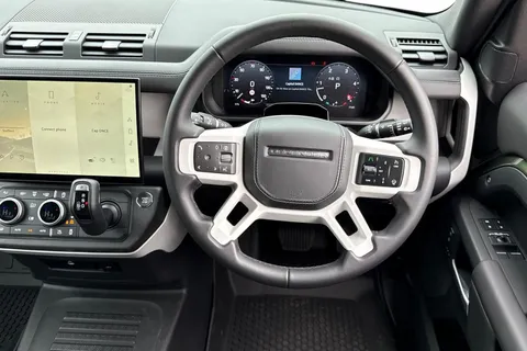 DV26XNL Land Rover Defender 110 3.0 D250 MHEV X-Dynamic HSE Hard Top SUV 5dr Diesel Auto 4WD MWB Euro 6 (s/s) (249 ps) Thumbnail #16