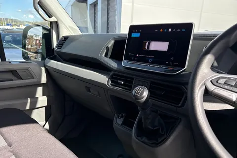 MF74OEV Volkswagen Crafter CR35 Panel van Commerce Plus MWB 140 PS 2.0 TDI 6sp Manual FWD Thumbnail #16