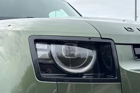 DV26XNL Land Rover Defender 110 3.0 D250 MHEV X-Dynamic HSE Hard Top SUV 5dr Diesel Auto 4WD MWB Euro 6 (s/s) (249 ps) Thumbnail #18