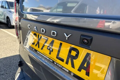 CX74LRA Volkswagen Caddy 2.0 TDI C20 Commerce Pro SWB Euro 6 (s/s) 5dr Thumbnail #26