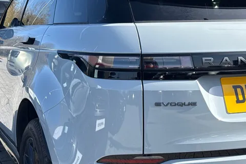 DU75YOP Land Rover Range Rover Evoque 2.0 D200 Dynamic SE 5dr Thumbnail #20