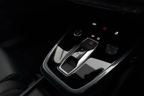 Audi Q4 e-tron 45 Black Edition Auto 5dr 82kWh Thumbnail #23