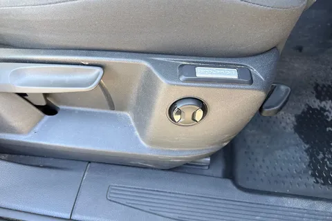 CX74LRA Volkswagen Caddy 2.0 TDI C20 Commerce Pro SWB Euro 6 (s/s) 5dr Thumbnail #28