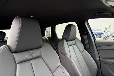 Audi Q4 e-tron 45 Black Edition Auto 5dr 82kWh Thumbnail #24