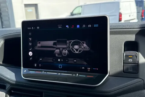 MF74OEV Volkswagen Crafter CR35 Panel van Commerce Plus MWB 140 PS 2.0 TDI 6sp Manual FWD Thumbnail #20