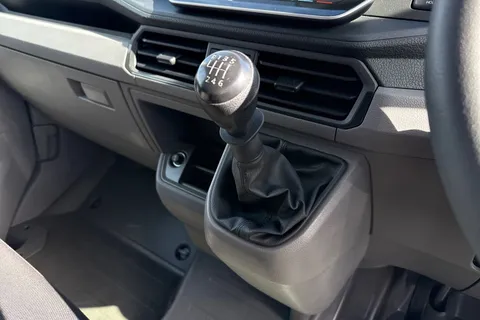 MF74OEV Volkswagen Crafter CR35 Panel van Commerce Plus MWB 140 PS 2.0 TDI 6sp Manual FWD Thumbnail #21