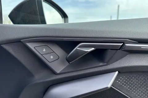 20 of 65 for Audi RS 3 RS 3 Sportback Carbon Black 400 PS S tronic