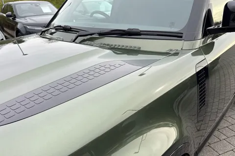 DN26MYR Land Rover Defender 110 3.0 D250 MHEV X-Dynamic HSE Hard Top SUV 5dr Diesel Auto 4WD MWB Euro 6 (s/s) (249 ps) Thumbnail #21