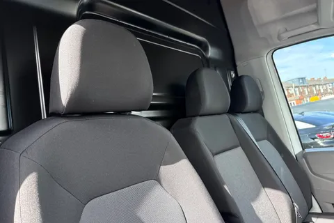 MF74OEV Volkswagen Crafter CR35 Panel van Commerce Plus MWB 140 PS 2.0 TDI 6sp Manual FWD Thumbnail #22