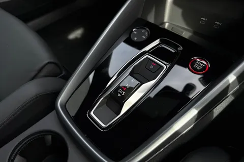 22 of 65 for Audi RS 3 RS 3 Sportback Carbon Black 400 PS S tronic