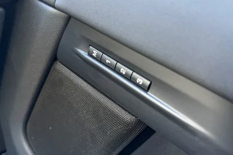 DU75YOP Land Rover Range Rover Evoque 2.0 D200 Dynamic SE 5dr Thumbnail #26
