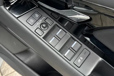 26 of 51 for Land Rover Range Rover Evoque 1.5 P300e Dynamic HSE 5dr