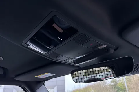 DN26MYR Land Rover Defender 110 3.0 D250 MHEV X-Dynamic HSE Hard Top SUV 5dr Diesel Auto 4WD MWB Euro 6 (s/s) (249 ps) Thumbnail #24