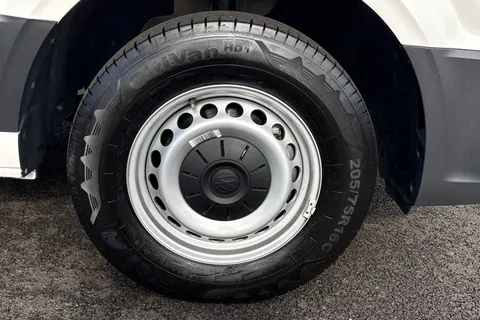 MF74OEV Volkswagen Crafter CR35 Panel van Commerce Plus MWB 140 PS 2.0 TDI 6sp Manual FWD Thumbnail #25