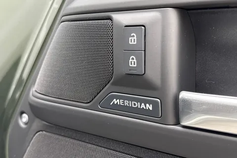 DN26MYR Land Rover Defender 110 3.0 D250 MHEV X-Dynamic HSE Hard Top SUV 5dr Diesel Auto 4WD MWB Euro 6 (s/s) (249 ps) Thumbnail #25