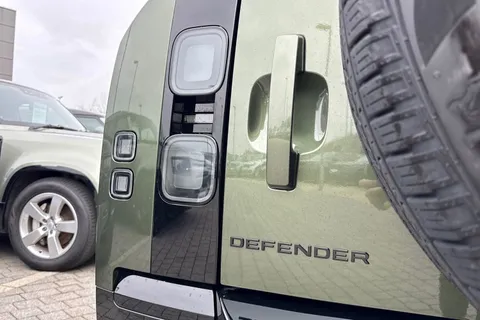 DV26XNL Land Rover Defender 110 3.0 D250 MHEV X-Dynamic HSE Hard Top SUV 5dr Diesel Auto 4WD MWB Euro 6 (s/s) (249 ps) Thumbnail #27
