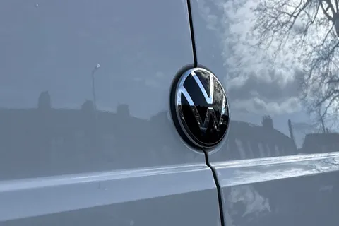 MF74OEV Volkswagen Crafter CR35 Panel van Commerce Plus MWB 140 PS 2.0 TDI 6sp Manual FWD Thumbnail #28