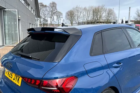 27 of 65 for Audi RS 3 RS 3 Sportback Carbon Black 400 PS S tronic