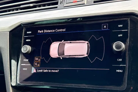 33 of 44 for VOLKSWAGEN PASSAT 2.0 TDI EVO SCR SEL 5dr