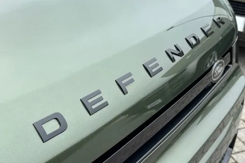 DV26XNL Land Rover Defender 110 3.0 D250 MHEV X-Dynamic HSE Hard Top SUV 5dr Diesel Auto 4WD MWB Euro 6 (s/s) (249 ps) Thumbnail #30