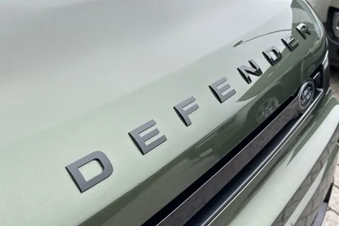 DN26MYR Land Rover Defender 110 3.0 D250 MHEV X-Dynamic HSE Hard Top SUV 5dr Diesel Auto 4WD MWB Euro 6 (s/s) (249 ps) Thumbnail #30