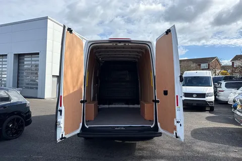 MF74OEV Volkswagen Crafter CR35 Panel van Commerce Plus MWB 140 PS 2.0 TDI 6sp Manual FWD Thumbnail #33