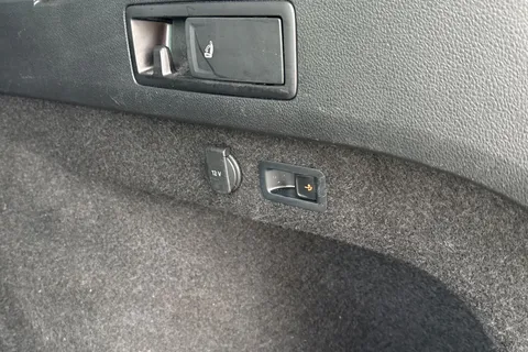 37 of 44 for VOLKSWAGEN PASSAT 2.0 TDI EVO SCR SEL 5dr