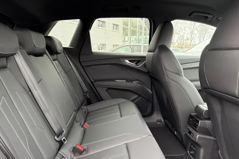 Audi Q4 e-tron 45 Black Edition Auto 5dr 82kWh Thumbnail #38