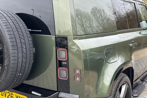 DV26XNL Land Rover Defender 110 3.0 D250 MHEV X-Dynamic HSE Hard Top SUV 5dr Diesel Auto 4WD MWB Euro 6 (s/s) (249 ps) Thumbnail #37