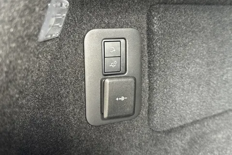 38 of 51 for Land Rover Range Rover Evoque 1.5 P300e Dynamic HSE 5dr