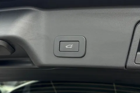 39 of 51 for Land Rover Range Rover Evoque 1.5 P300e Dynamic HSE 5dr