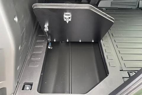 DV26XNL Land Rover Defender 110 3.0 D250 MHEV X-Dynamic HSE Hard Top SUV 5dr Diesel Auto 4WD MWB Euro 6 (s/s) (249 ps) Thumbnail #39