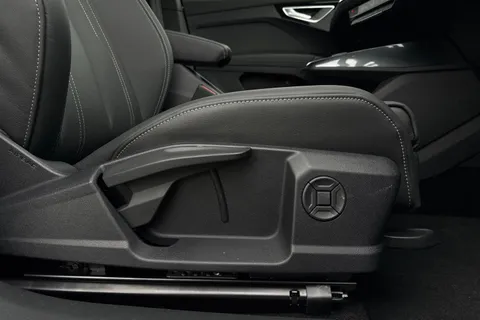 Audi Q4 e-tron 45 Black Edition Auto 5dr 82kWh Thumbnail #44