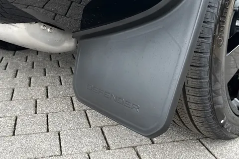 DV26XNL Land Rover Defender 110 3.0 D250 MHEV X-Dynamic HSE Hard Top SUV 5dr Diesel Auto 4WD MWB Euro 6 (s/s) (249 ps) Thumbnail #43