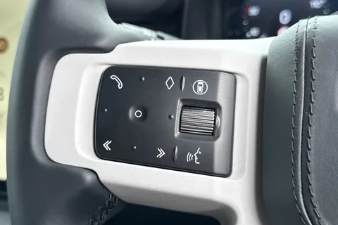 DV26XNL Land Rover Defender 110 3.0 D250 MHEV X-Dynamic HSE Hard Top SUV 5dr Diesel Auto 4WD MWB Euro 6 (s/s) (249 ps) Thumbnail #45