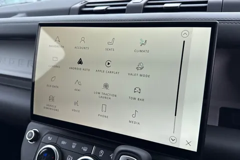 DV26XNL Land Rover Defender 110 3.0 D250 MHEV X-Dynamic HSE Hard Top SUV 5dr Diesel Auto 4WD MWB Euro 6 (s/s) (249 ps) Thumbnail #48