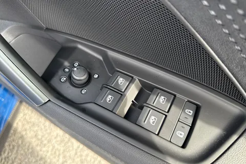 48 of 65 for Audi RS 3 RS 3 Sportback Carbon Black 400 PS S tronic