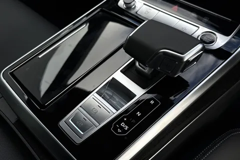 22 of 63 for Audi Q8 3.0 TDI V6 Black Edition Tiptronic quattro Euro 6 (s/s) 5dr