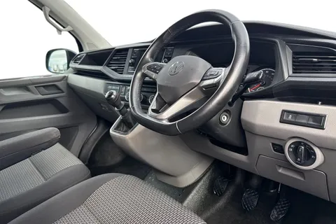 DY72NME Volkswagen Transporter 2.0 TDI 110 Highline Van Thumbnail #9