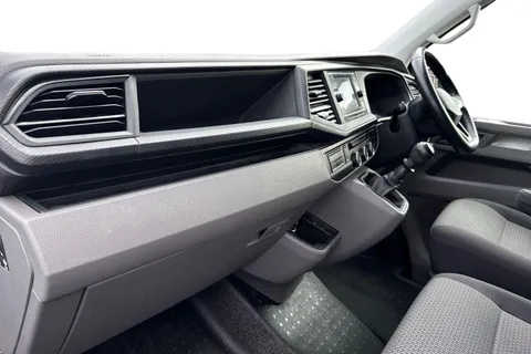 DY72NME Volkswagen Transporter 2.0 TDI 110 Highline Van Thumbnail #10