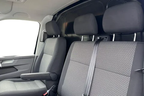 DY72NME Volkswagen Transporter 2.0 TDI 110 Highline Van Thumbnail #12