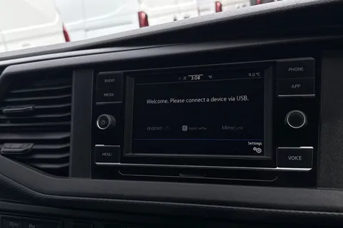 DY72NME Volkswagen Transporter 2.0 TDI 110 Highline Van Thumbnail #13