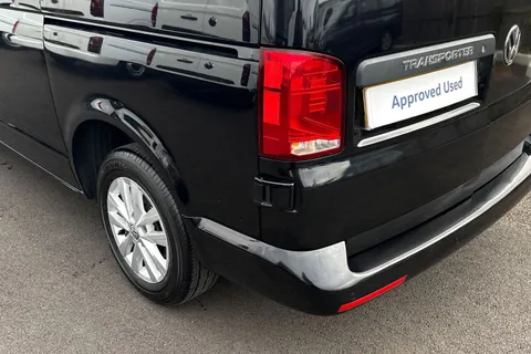 DY72NME Volkswagen Transporter 2.0 TDI 110 Highline Van Thumbnail #17